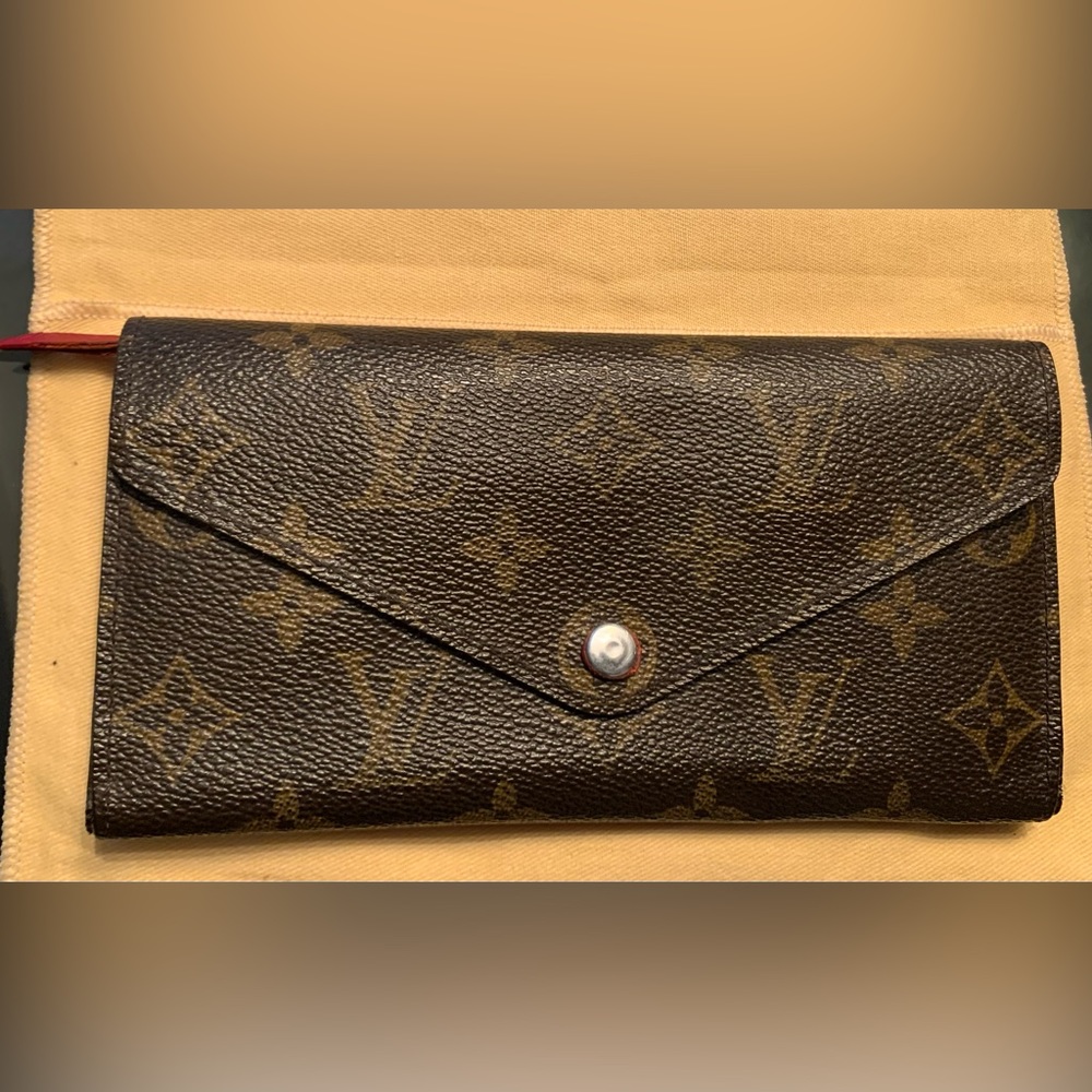 Louis Vuitton Leather Wallet, excellent condition